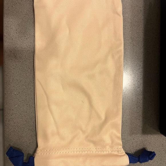 Authentic Louis Vuitton sunglass case and dust bag - Picture 2 of 6